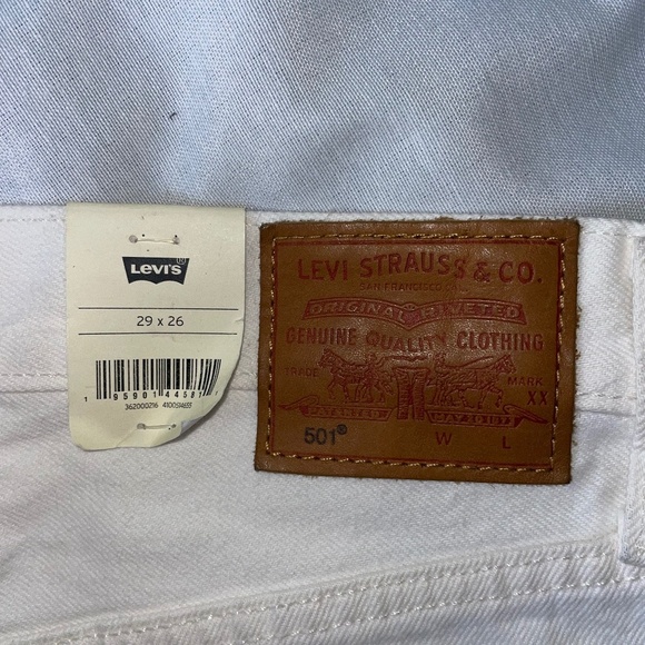 Levi's 501 Cropped White Denim Women's Distressed Jeans Size 29 X26 NWT - Picture 5 of 8